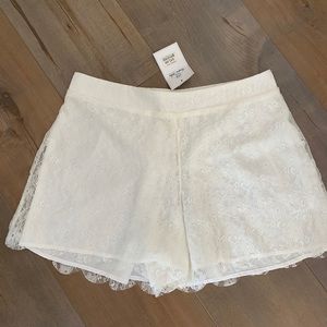 NEVER WORN Umgee Lace Shorts